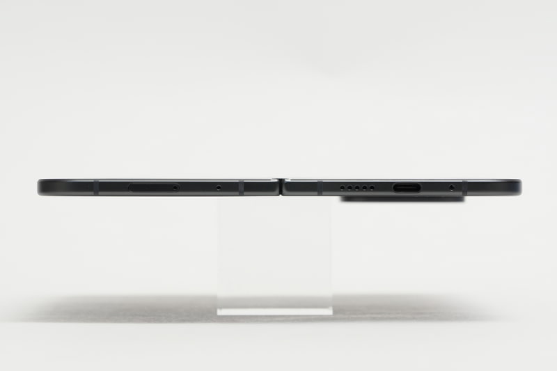 Pixel 9 Pro Foldの内部ディスプレイは完全に180度まで開くようになった