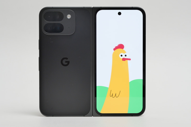 カバーディスプレイにアニメーション表示や音で子どもの気を引いて撮影可能