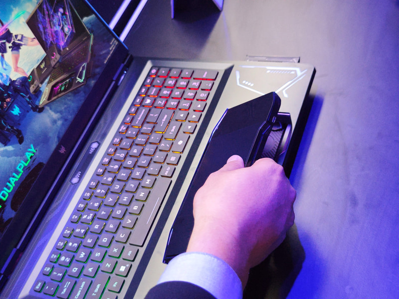 外していっている様子