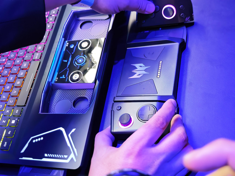 さらにゲームコントローラ部分を分離できる