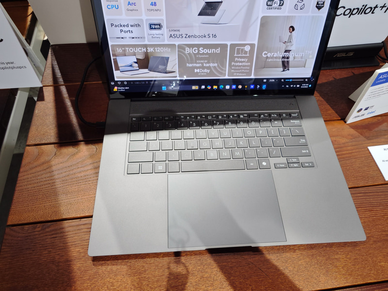 Zenbook S 16