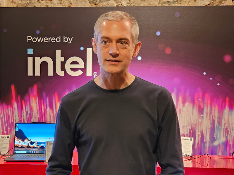 Lenovo インテリジェントデバイス事業部 ワールドワイド・コーマシャル製品管理担当 上席ディレクター トム・バトラー氏(2月のMWC 24で撮影)