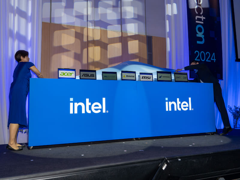 インテルCore Ultraプロセッサー(シリーズ2)を搭載したAI PCを披露した