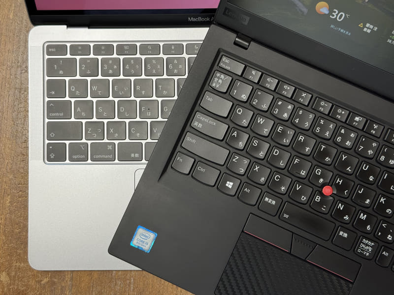 Windows PCとMacで異なるキー操作。最初は覚えるのに時間がかかるかもしれませんが、基本的な違いを理解して使っていけば自然と慣れていくでしょう