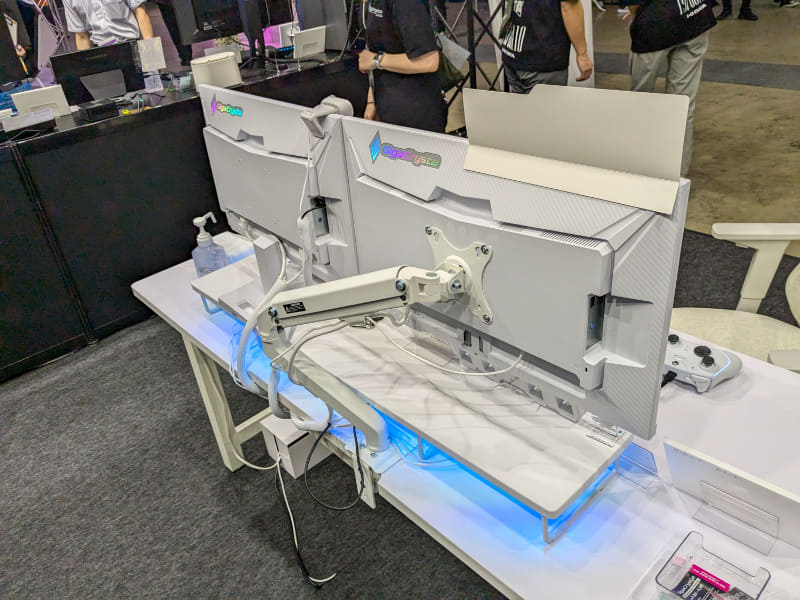 LCD-GD242UDW(背面)