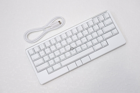ポッチがついた「HHKB Studio」に純白の“雪”モデル。読みやすい