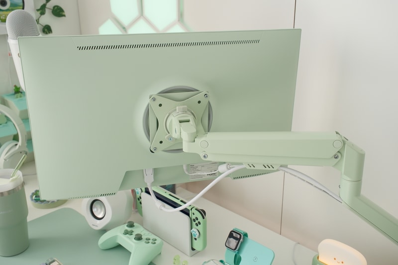 ミントグリーン