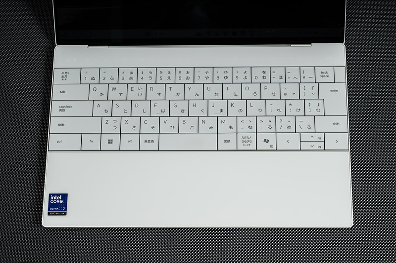 プラチナのキーボード面