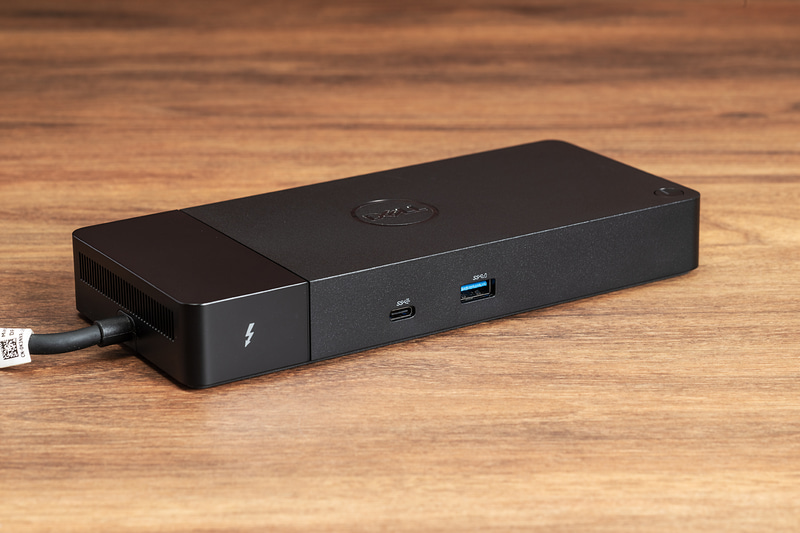 「Dell Thunderbolt ドッキング ステーション WD22TB4」