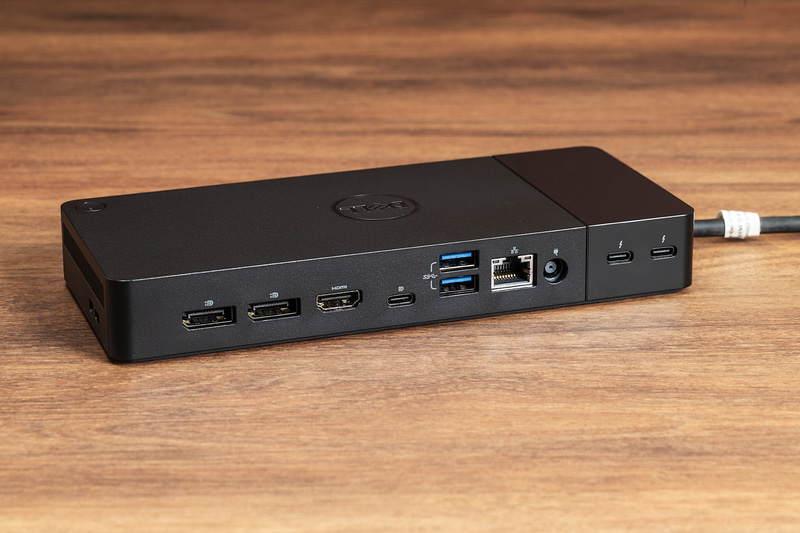 「Dell Thunderbolt ドッキング ステーション WD22TB4」