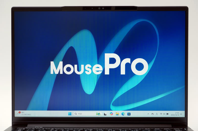 14型でWUXGA(1,920×1,200ドット)のディスプレイを搭載