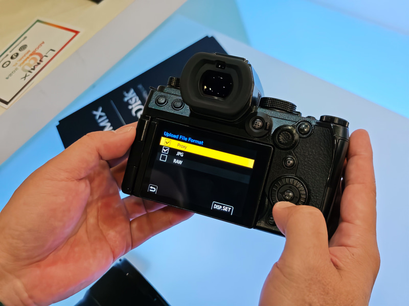 パナソニックのLUMIX S5IIXでは動画(プロキシとmp4)、静止画(JPEGとRAW)に対応