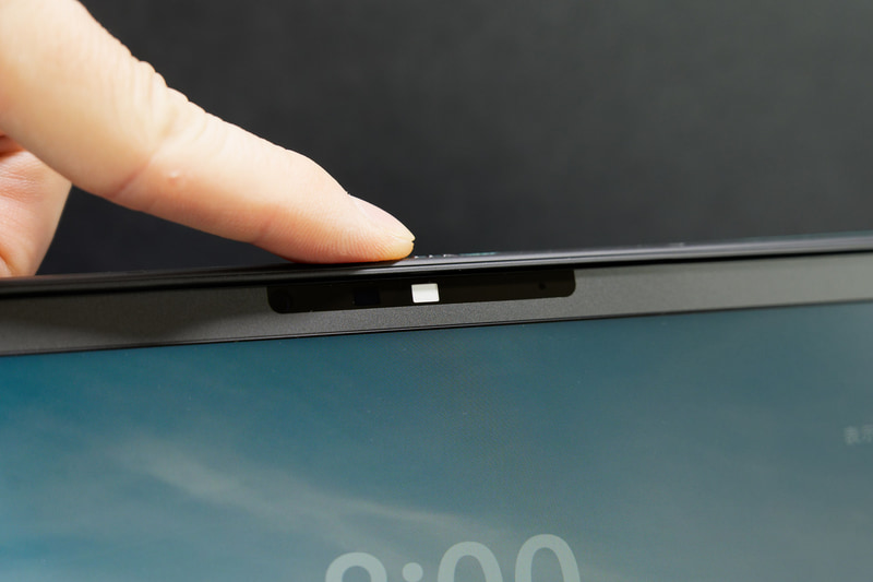 物理プライバシーシャッターを備えるWebカメラ