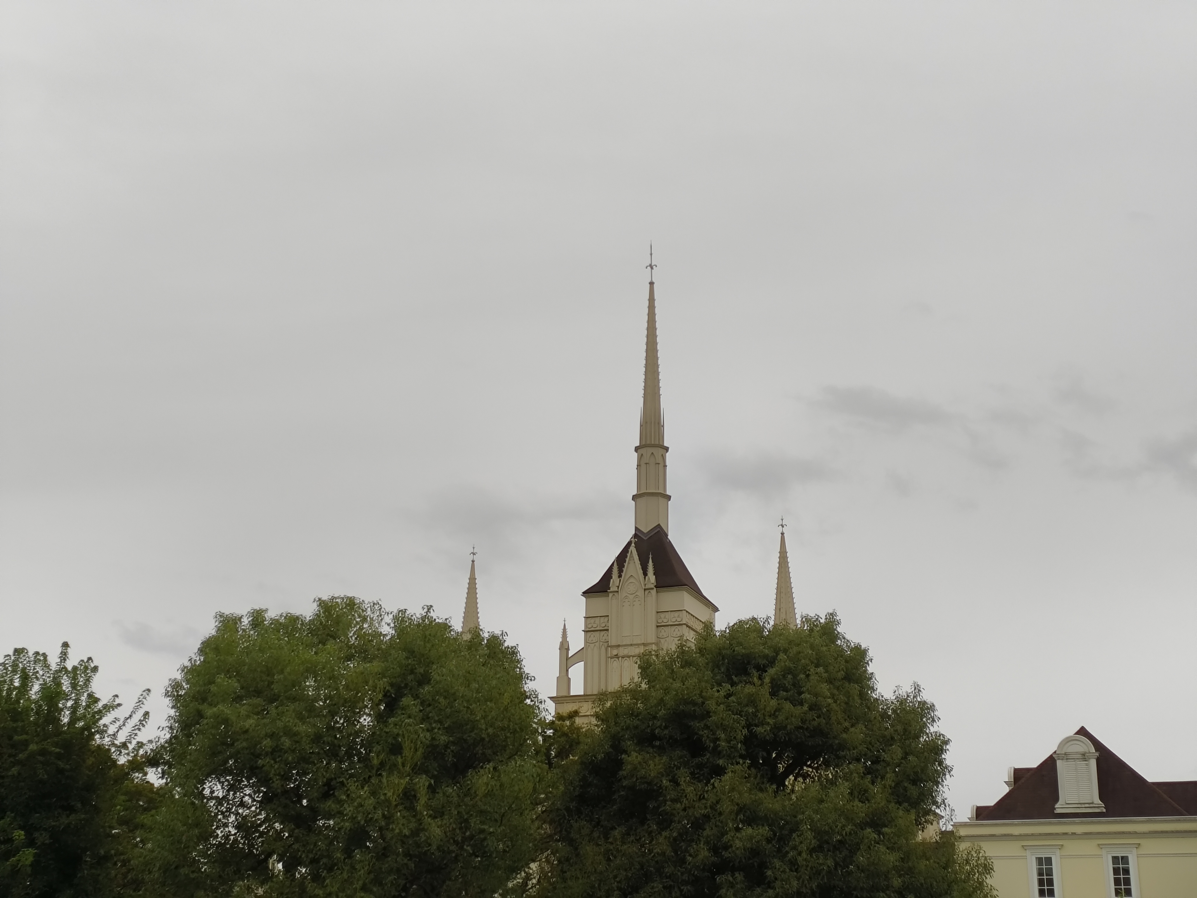 デジタル2倍ズームで撮影。劣化もないため1基のカメラでもだいたいの撮影シーンで困ることはないだろう