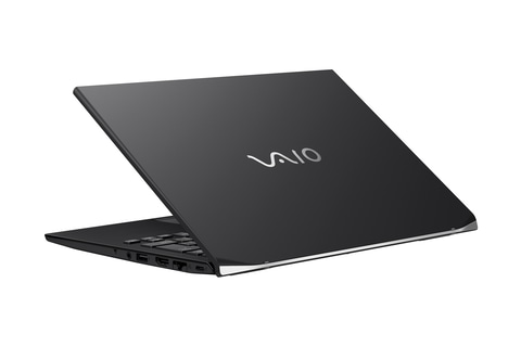 1kg切りに軽量化した「VAIO SX14-R」。新開発のカーボン製14型