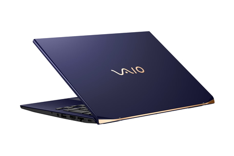 1kg切りに軽量化した「VAIO SX14-R」。新開発のカーボン製14型ノート