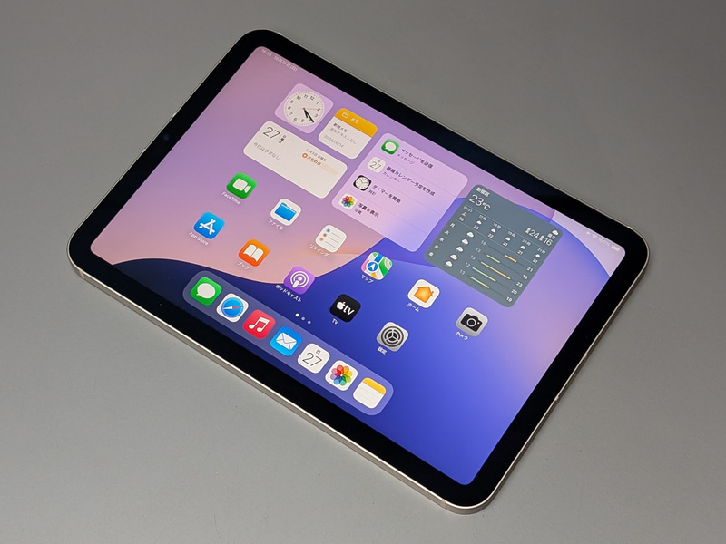 横向きでの利用も支障はないが、インカメラはほかのiPadと違って短辺側にあることに注意