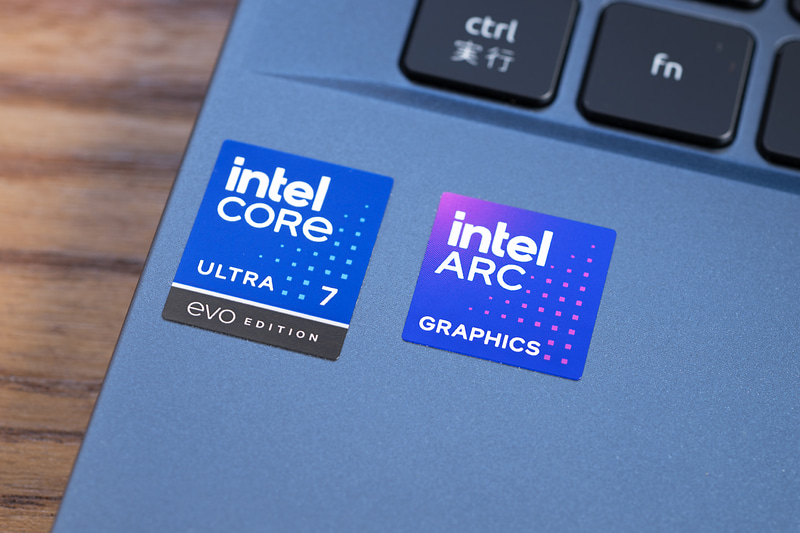 Core Ultra 7 258Vを搭載。内蔵GPUはIntel Arc Graphics 140V
