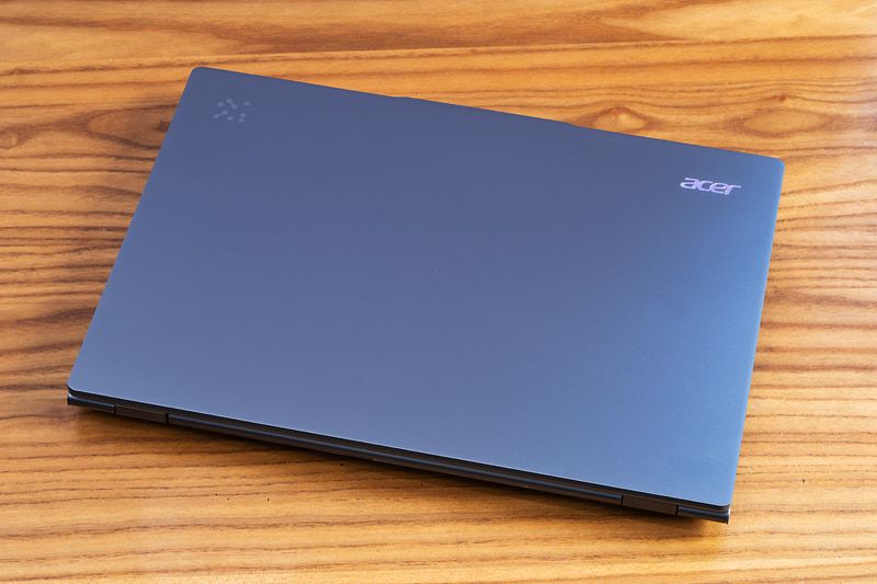 クラスを超えた作り込みを感じさせるSwift 14 AI