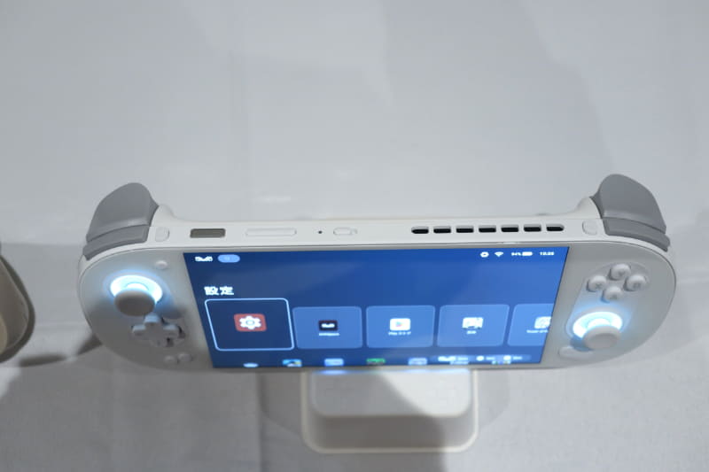 上部のボタンなど