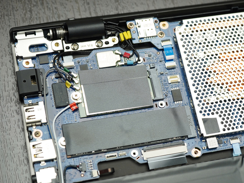 一般的なサポート対応だと、分解して内部を検査するような余計な作業が発生した可能性もあるが……