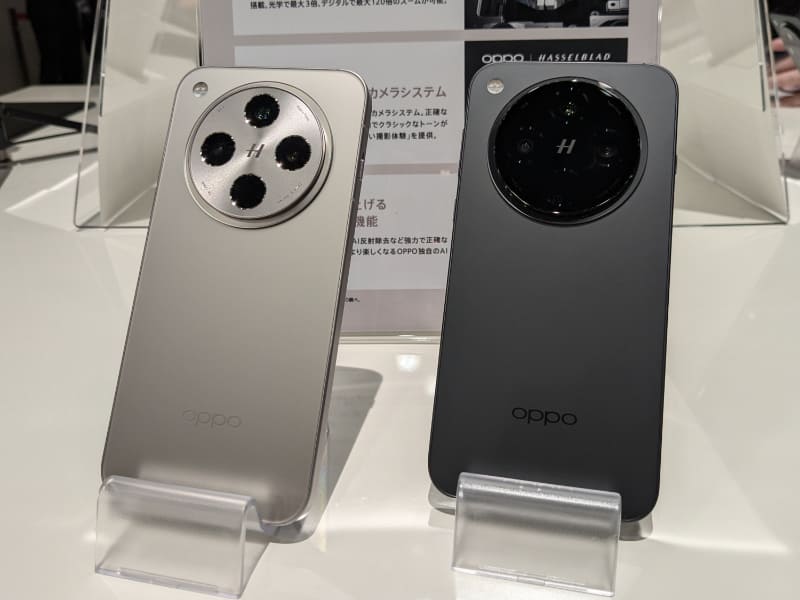 OPPO Find X8。スターグレー(左)とスペースブラック(右)