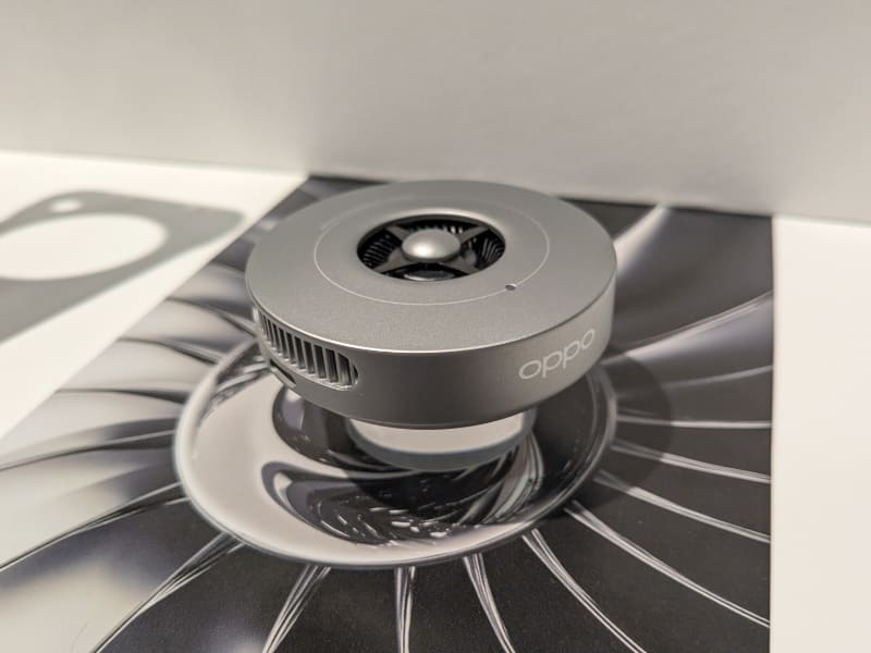 OPPOマグネット式急速充電器