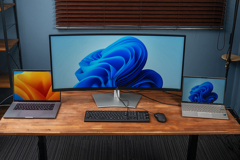 KVMは、2台のPCで1つのモニターを共有するときにぜひ使いたい機能