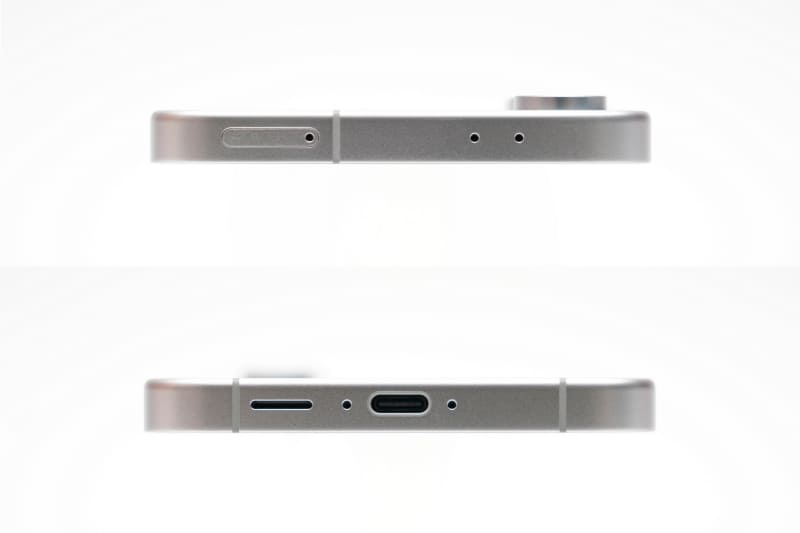 上面にはカードトレイ、下面にはUSB 3.2 Gen 1 Type-Cを配置