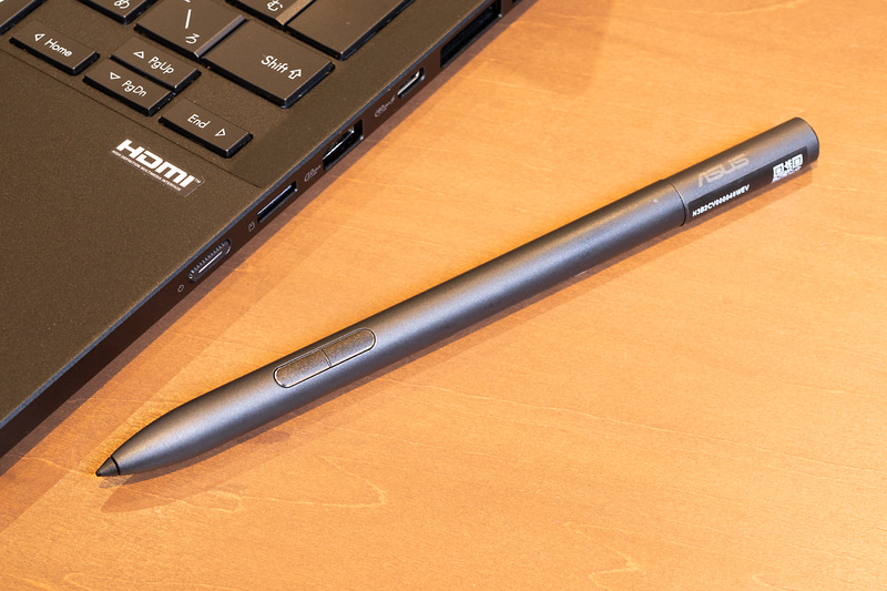 別売りの「ASUS Pen 2.0」(直販価格1万1,980円)を利用すれば、4,096段階の筆圧検知が可能だ