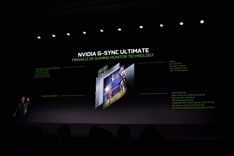 CES2019のカンファレンスでG-SYNCのプレミアム規格とも言える「G-SYNC ULTIMATE」を発表するNVIDIAのCEO、ジェンスン・フアン氏。G-SYNC ULTIMATEでは新世代G-SYNCチップが提供するすべての機能に対応し、さらにNVIDIAの表示品質認証をパスした製品のみに与えられるブランド(称号)となる