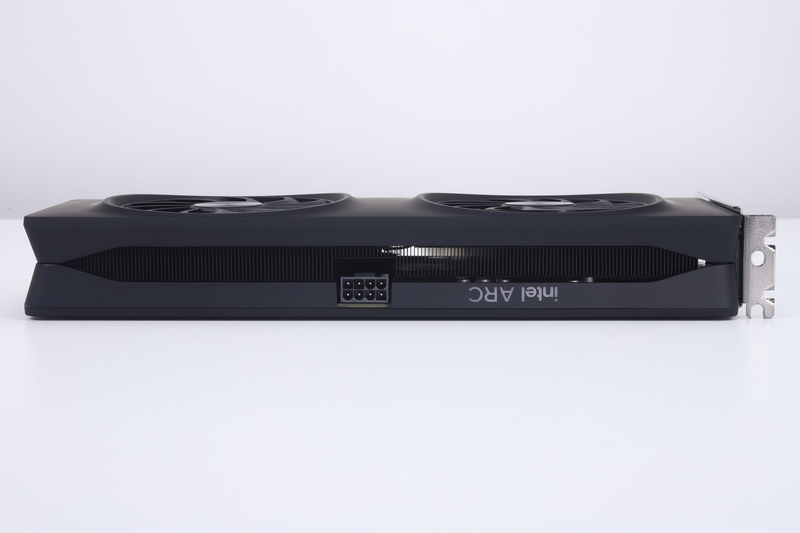 カードの占有スロット数は約2スロット