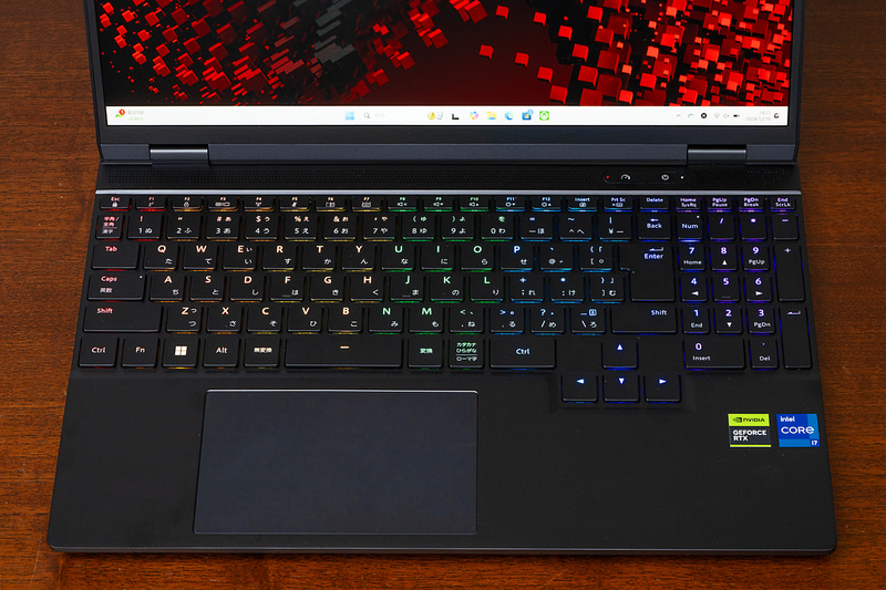 RGBバックライトも内蔵