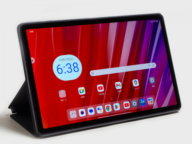 タブレットカバー(オプション)。合体時の重量は実測で843g