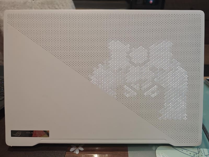 クリスマスの飾りが表示されるAniMe Matrix