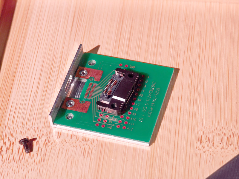 I/O周りが別基板にまとめられたメインボード