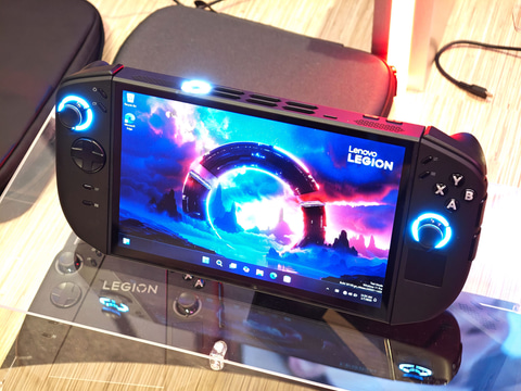 Lenovo、SteamOS搭載ポータブルゲーミングPC - PC Watch