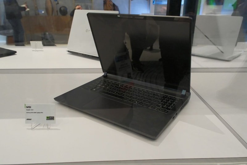 MSI「Stealth 16 AI」(GeForce RTX 5080 Laptop GPU)