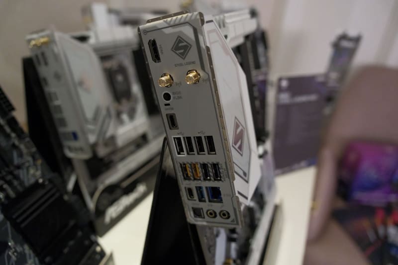 B850 Steel Legend BMD