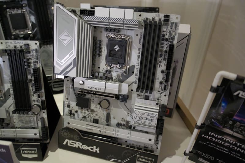 B860 Steel Legend WiFi