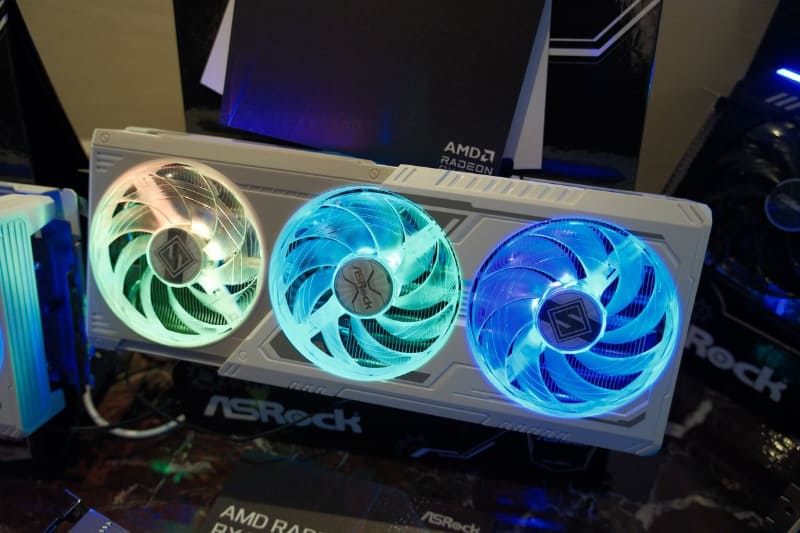 Radeon RX 9070 Steel Legend