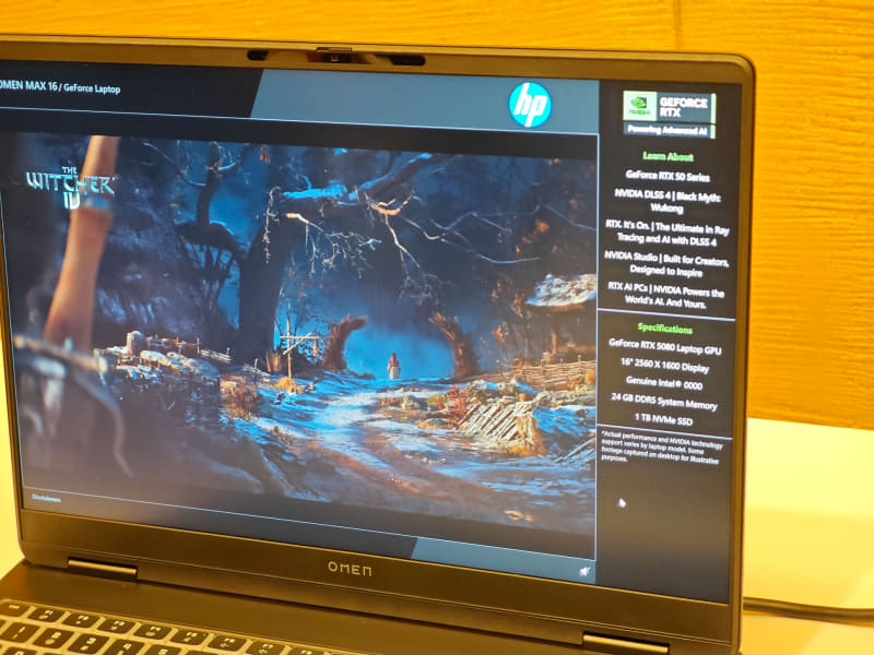 GeForce RTX 5080 Laptop(24GB、GDDR7)を搭載