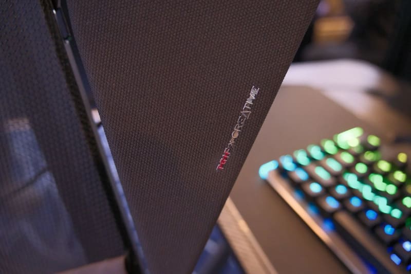 ゲーミングチェアメーカーのTGIFと共同で開発しているという