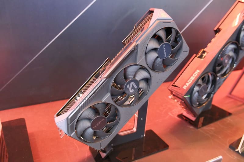 Radeon RX 9070 GAMING OC