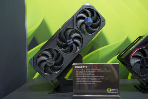 GIGABYTE、GeForce RTX 50/Radeon RX 9070カードを多数展示 - PC Watch