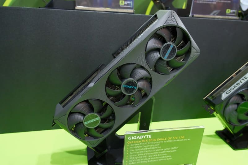 GeForce RTX 5070 EAGLE OC SFF 12G