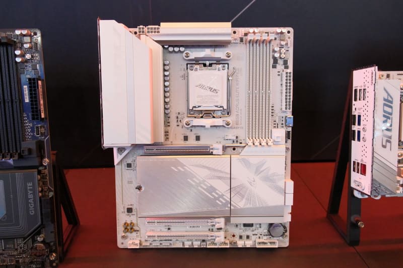 B850 AORUS ELITE WIFI7 ICE