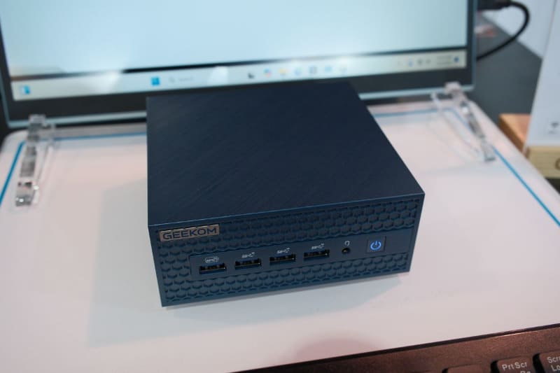 IT1 Mega(Core Ultra 9 185H/7 155H)