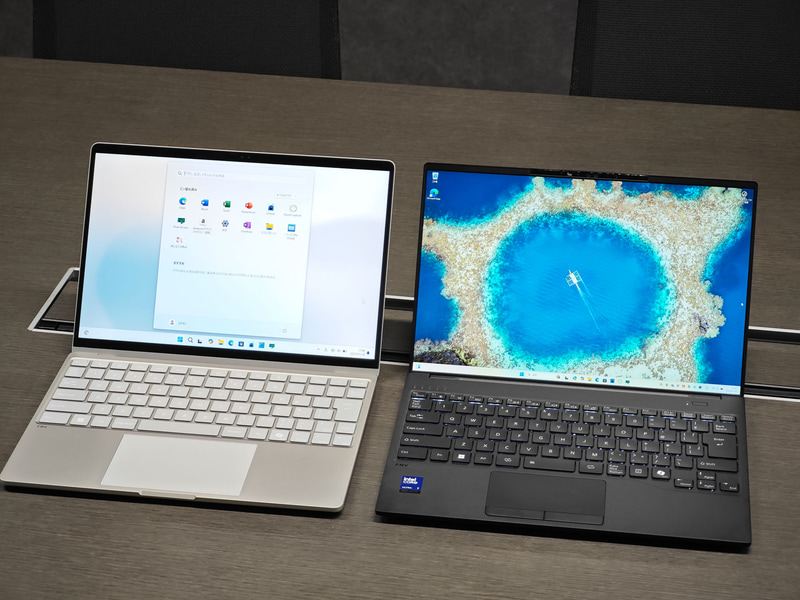 左がFMV Note C、右がFMV Note U。デザインのテイストが明らかに違うことが分かる