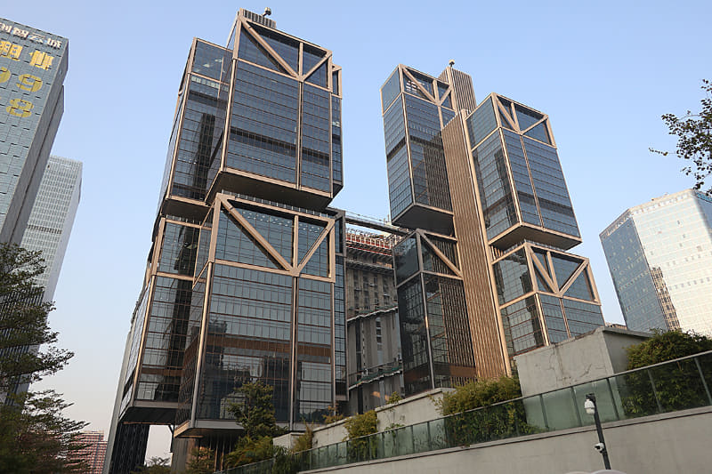 DJIのビル「天空之城」が望める